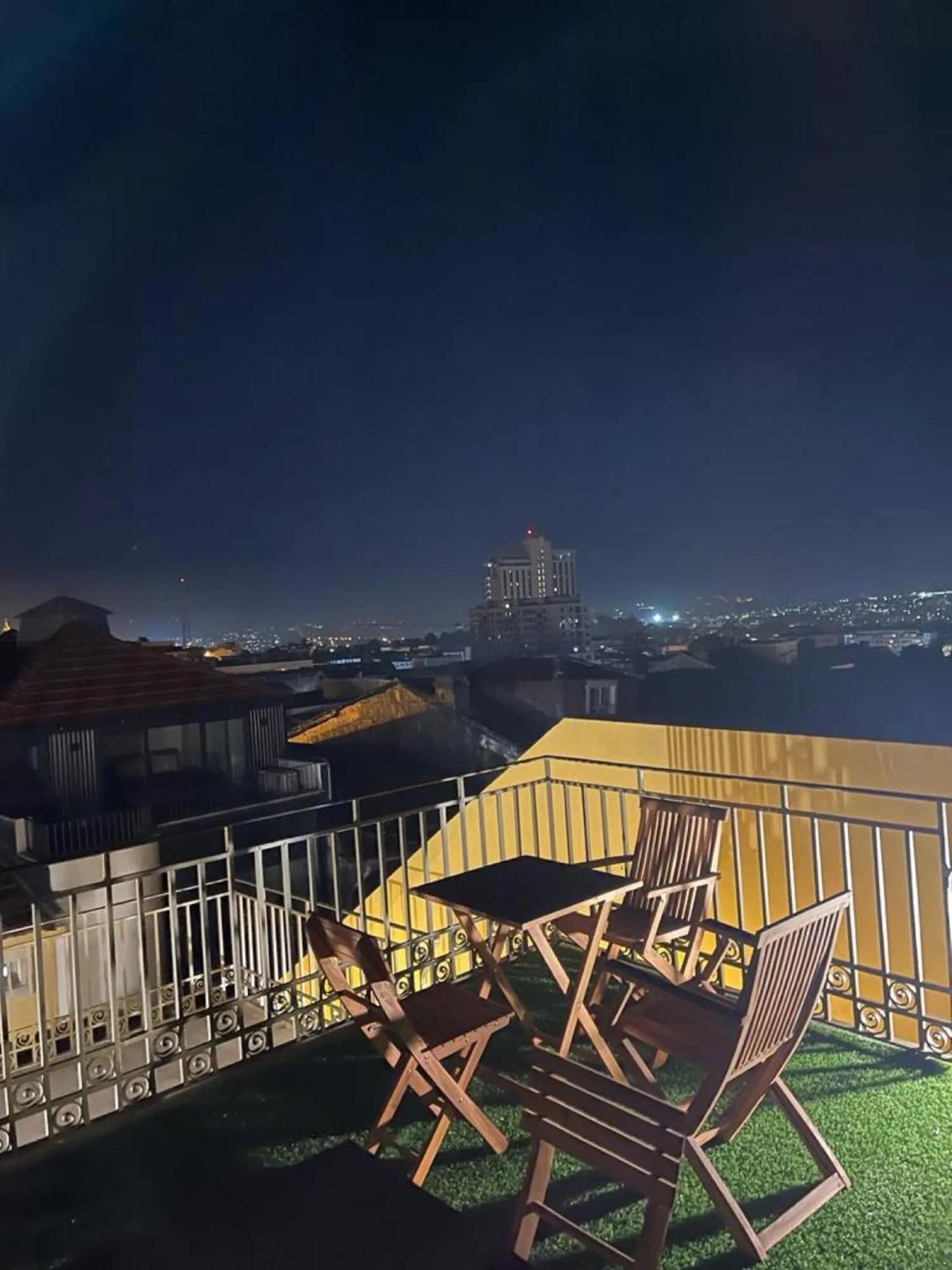 - - 4 Apartamento Oporto